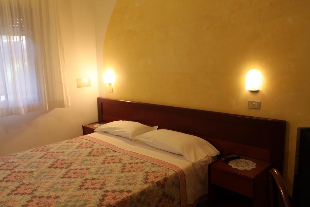 Hotel Adele 벨레지아아지마리나 객실 사진