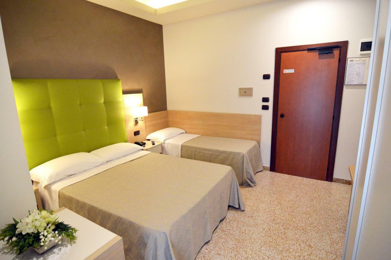 Hotel Adele 벨레지아아지마리나 외부 사진